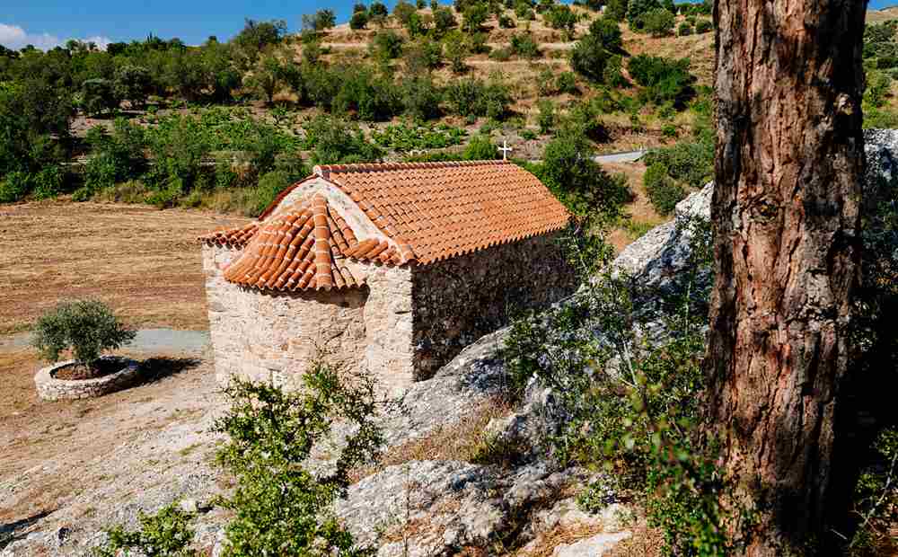 Часовня св. Николая в Пафосе построена прямо на скале