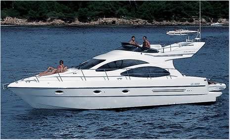 Yacht Azimut 42 for rent in Agia Napa